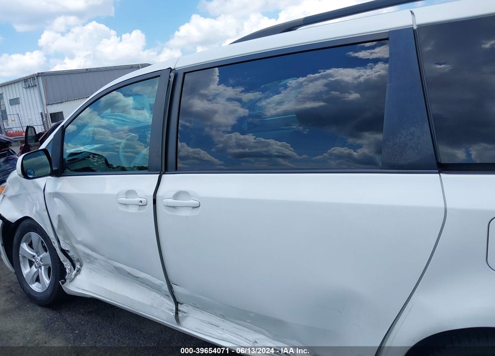 2011 TOYOTA SIENNA LE V6 VIN: 5TDKK3DCXBS157091