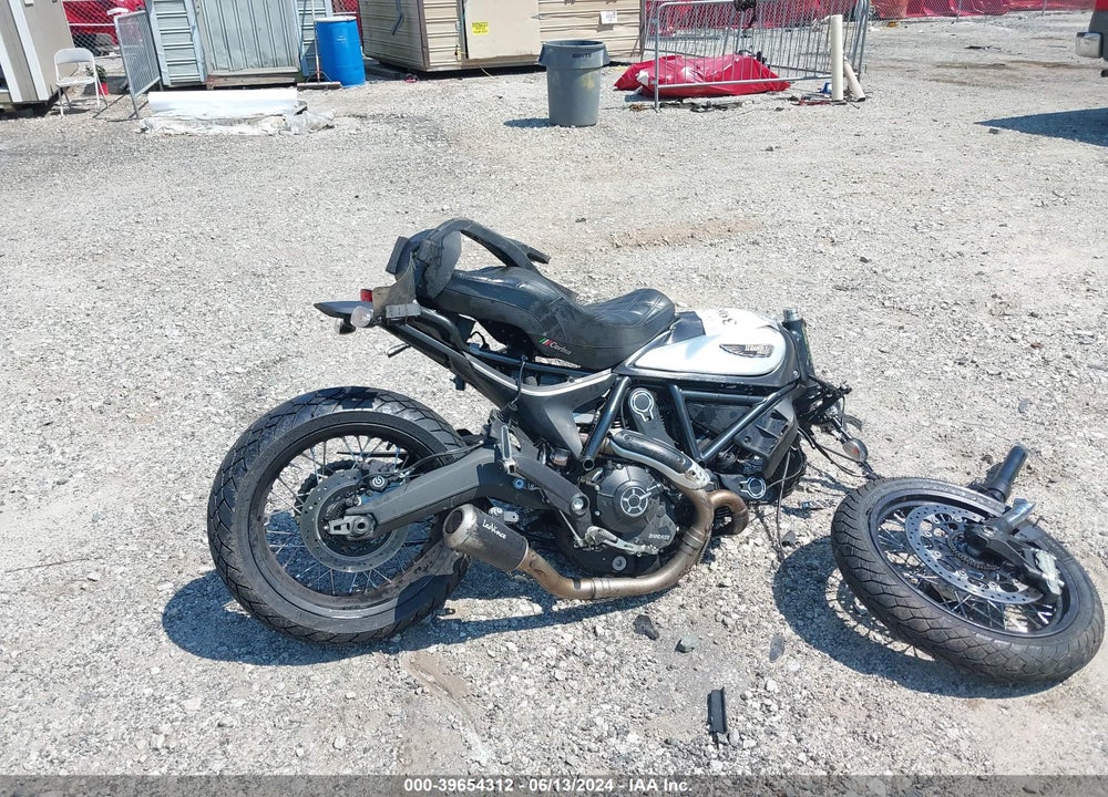 2018 DUCATI SCRAMBLER 800 VIN: ML015ANM1JT014819