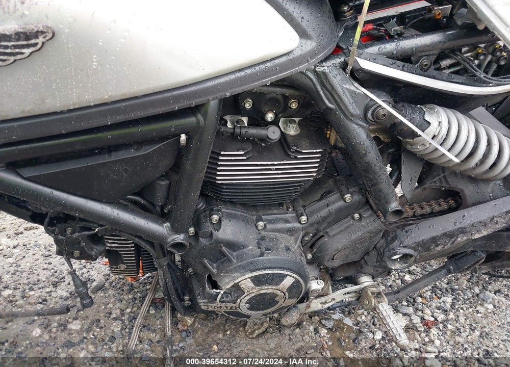 2018 DUCATI SCRAMBLER 800 VIN: ML015ANM1JT014819