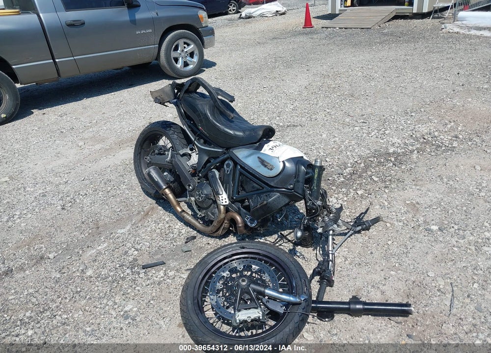 2018 DUCATI SCRAMBLER 800 VIN: ML015ANM1JT014819