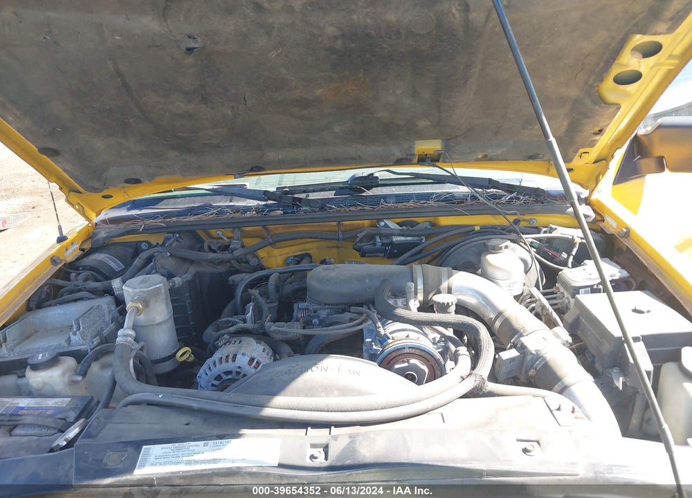 2004 CHEVROLET BLAZER VIN: 1GNCT18X04K151482