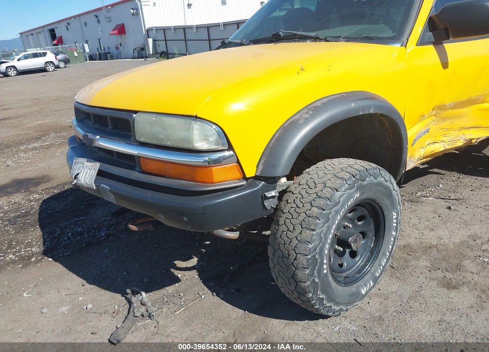 2004 CHEVROLET BLAZER VIN: 1GNCT18X04K151482