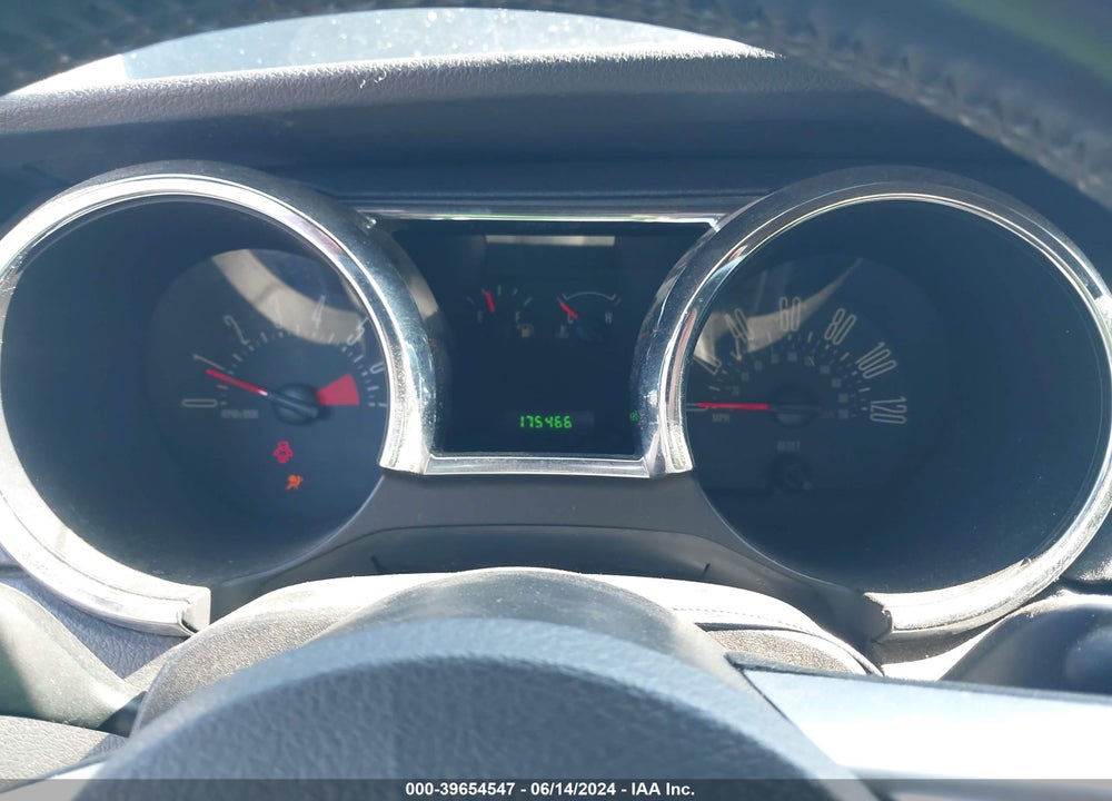 2005 FORD MUSTANG V6 DELUXE/V6 PREMIUM VIN: 1ZVFT80N955211412