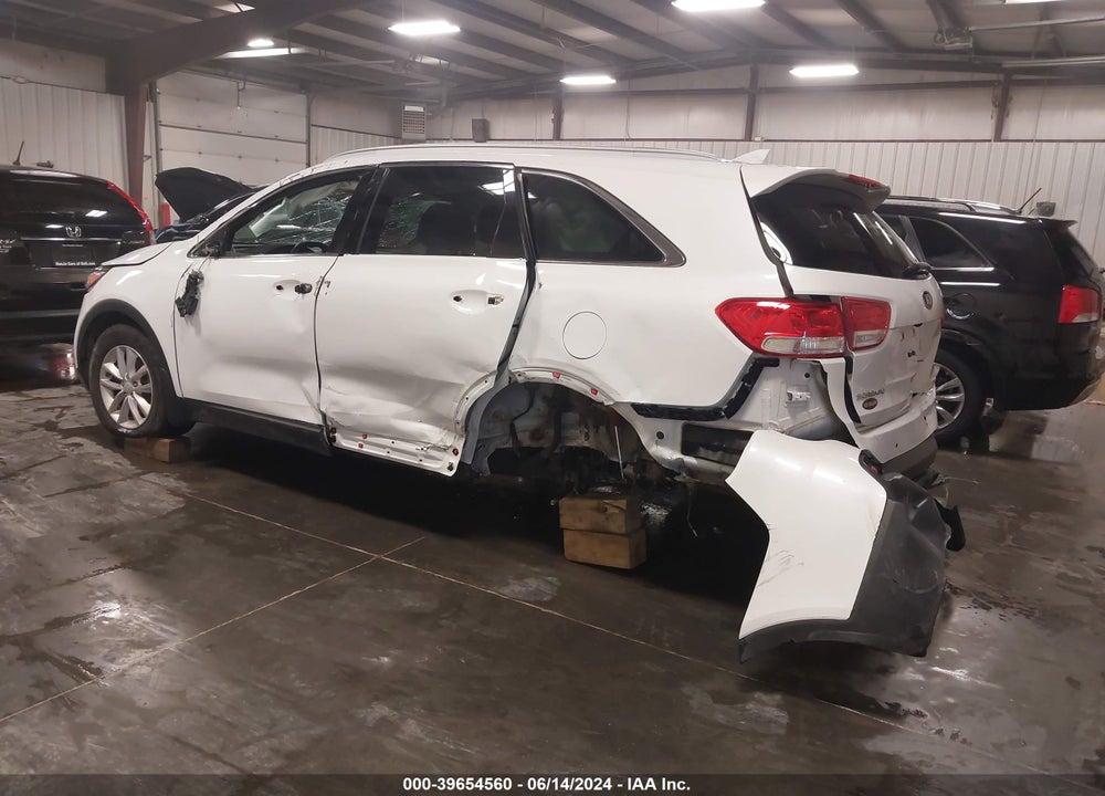 2016 KIA SORENTO 2.4L LX VIN: 5XYPG4A35GG037544