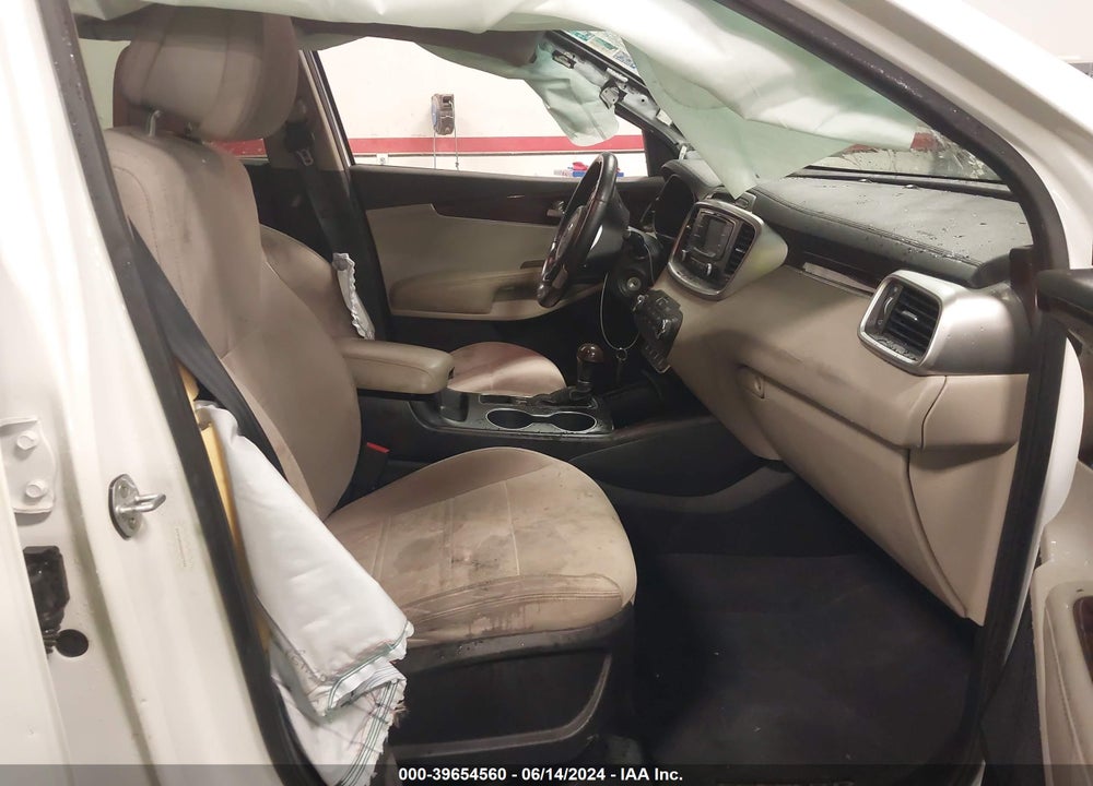 2016 KIA SORENTO 2.4L LX VIN: 5XYPG4A35GG037544