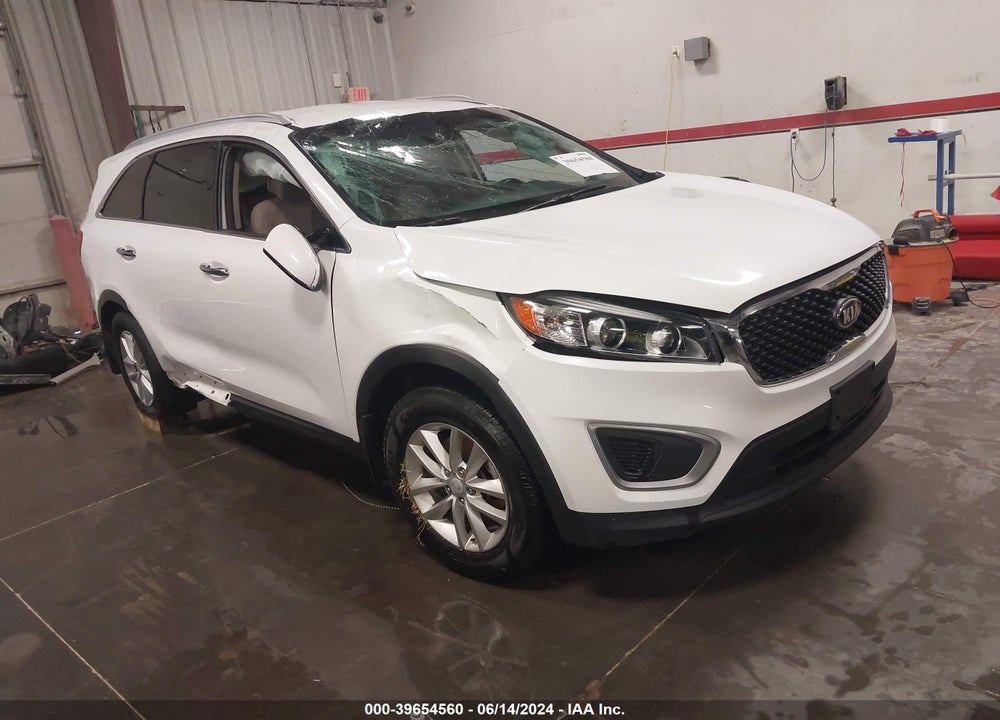 2016 KIA SORENTO 2.4L LX VIN: 5XYPG4A35GG037544