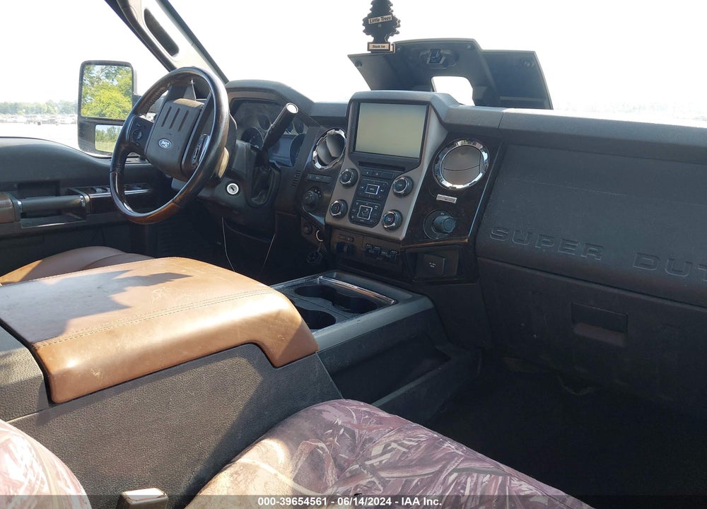 2015 FORD F-250 LARIAT VIN: 1FT7W2BT1FEA92747