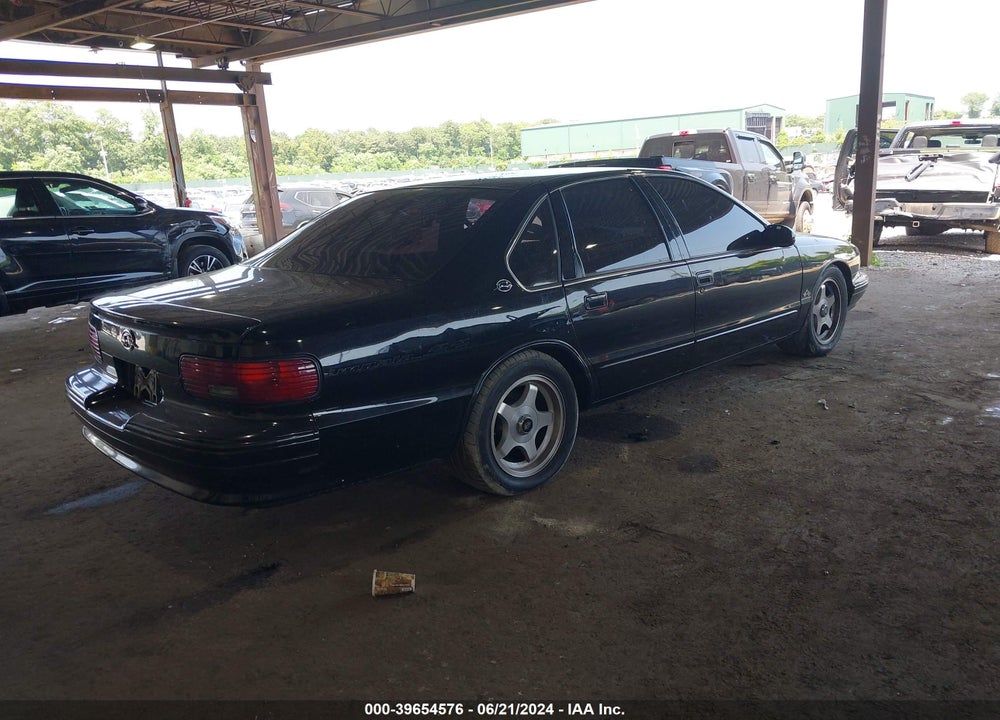 1996 CHEVROLET CAPRICE / IMPALA CLASSIC SS VIN: 1G1BL52PXTR153534