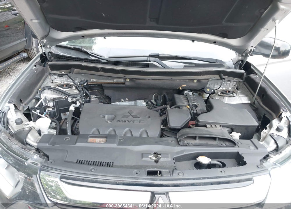 2018 MITSUBISHI OUTLANDER ES VIN: JA4AZ3A39JZ057020