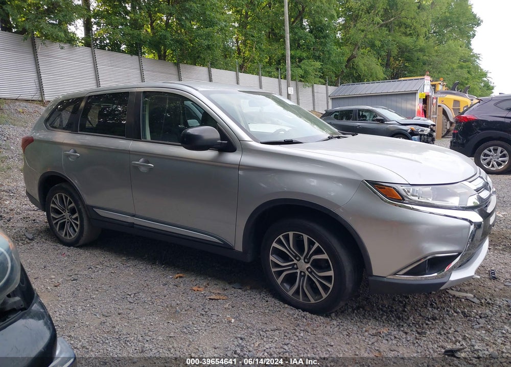 2018 MITSUBISHI OUTLANDER ES VIN: JA4AZ3A39JZ057020