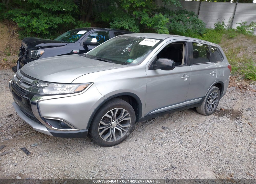 2018 MITSUBISHI OUTLANDER ES VIN: JA4AZ3A39JZ057020