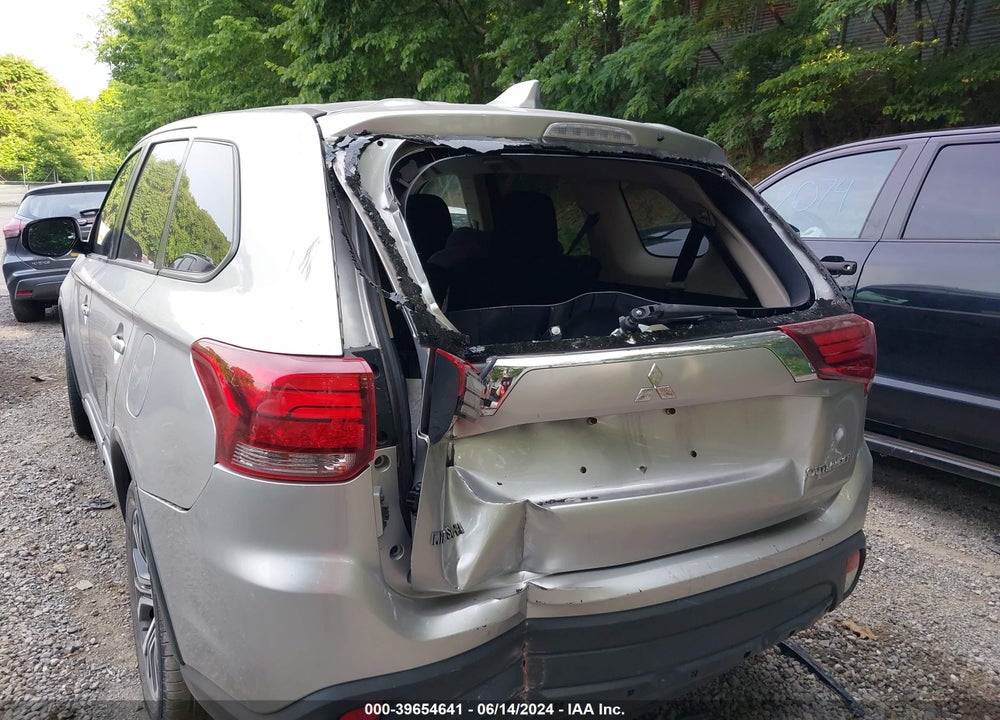 2018 MITSUBISHI OUTLANDER ES VIN: JA4AZ3A39JZ057020