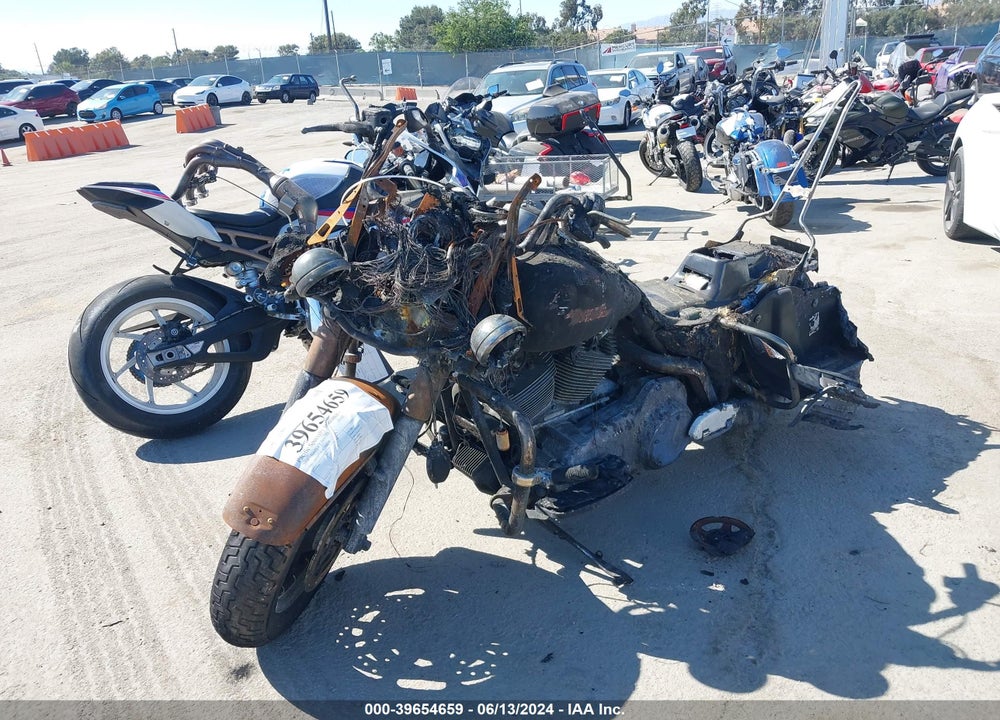 2008 HARLEY-DAVIDSON FLHT VIN: 1HD1FV4318Y608142