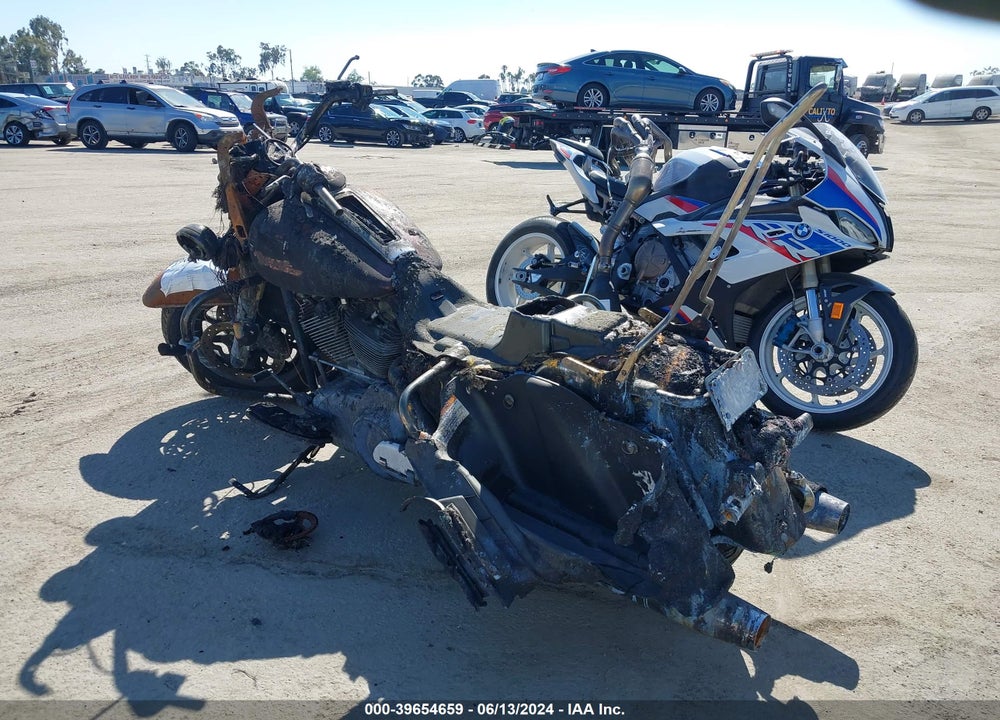 2008 HARLEY-DAVIDSON FLHT VIN: 1HD1FV4318Y608142
