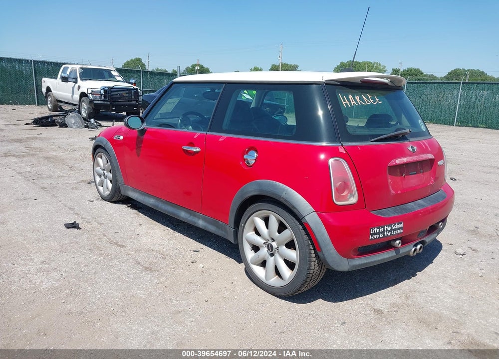 2006 MINI COOPER S VIN: WMWRE33576TJ39256