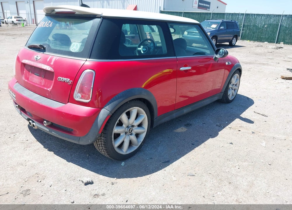 2006 MINI COOPER S VIN: WMWRE33576TJ39256