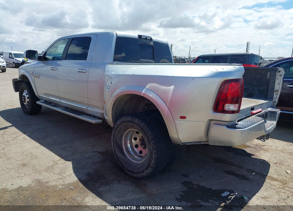 2018 RAM 3500 LIMITED MEGA CAB 4X4 6'4 BOX VIN: 3C63RRNL8JG221683
