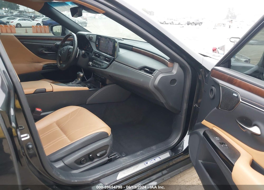 2022 LEXUS ES 300H LUXURY VIN: 58AEA1C12NU013947