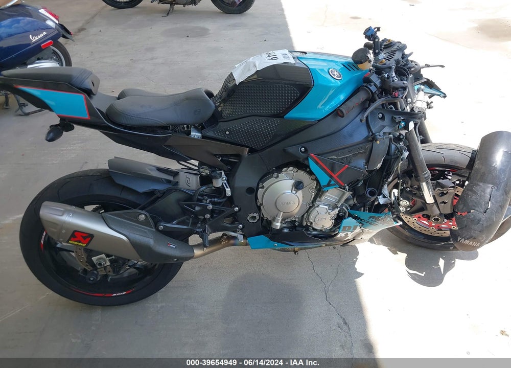 2015 YAMAHA YZFR1 VIN: JYARN39EXFA000210