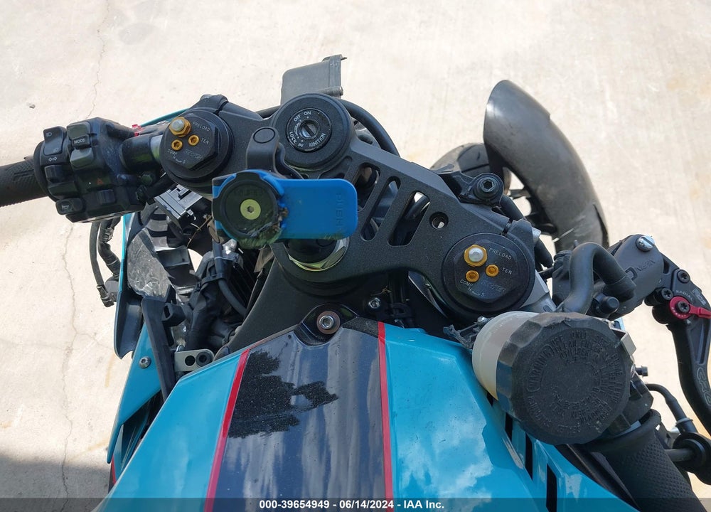 2015 YAMAHA YZFR1 VIN: JYARN39EXFA000210