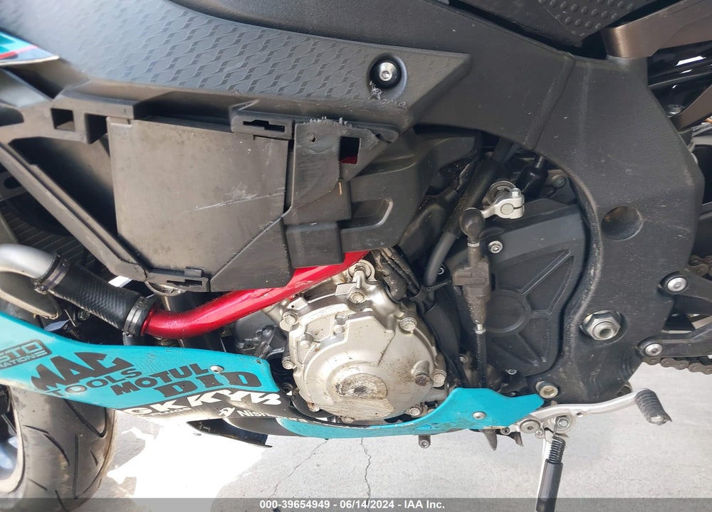 2015 YAMAHA YZFR1 VIN: JYARN39EXFA000210