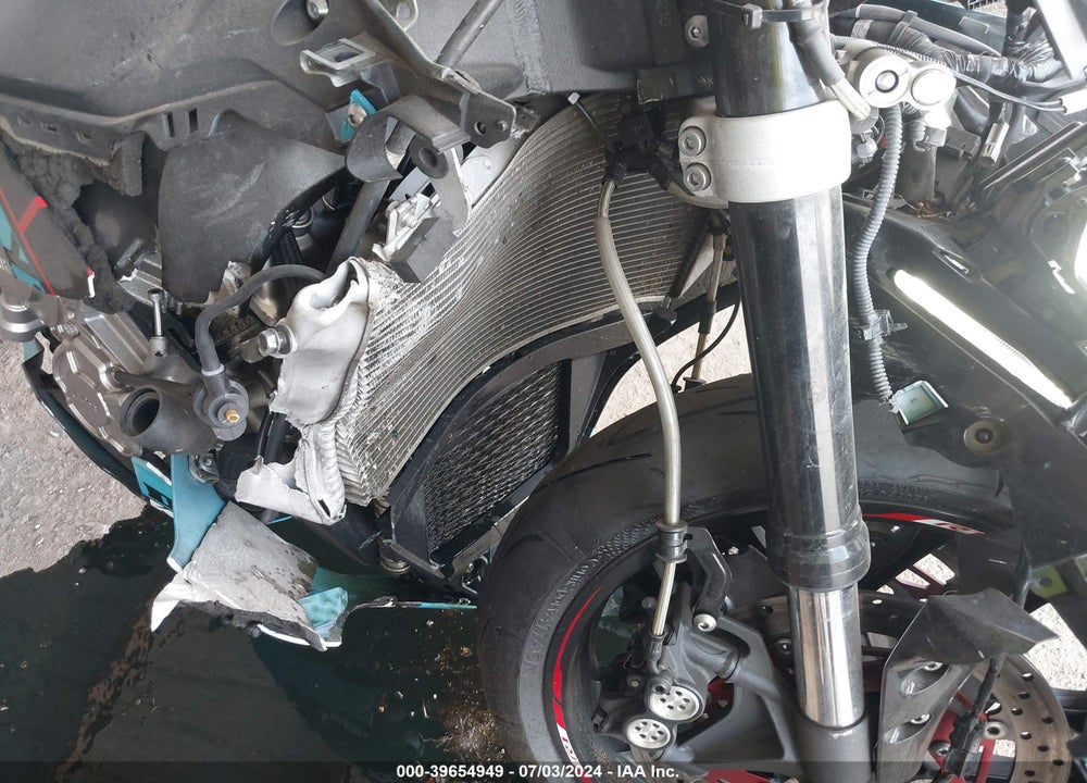 2015 YAMAHA YZFR1 VIN: JYARN39EXFA000210