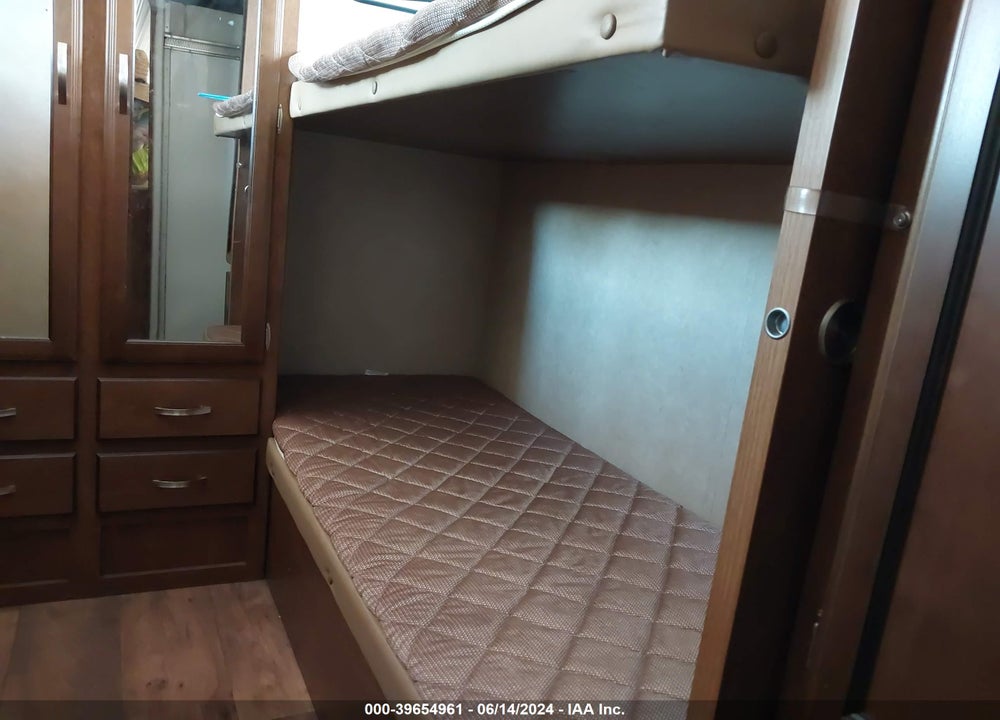 2016 FFOREST RIVER CRUISE LITE VIN: 4X4TSMD2XGE020595