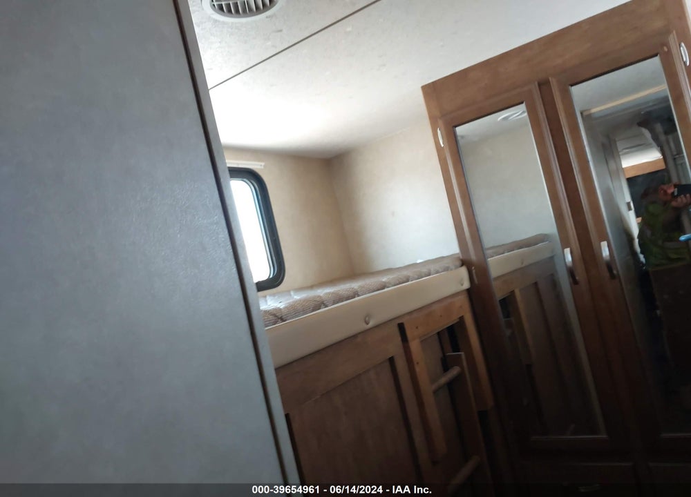 2016 FFOREST RIVER CRUISE LITE VIN: 4X4TSMD2XGE020595