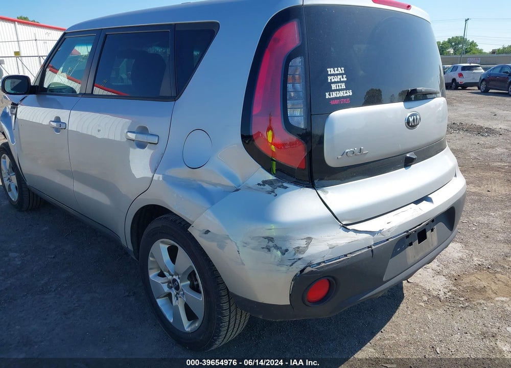 2018 KIA SOUL VIN: KNDJN2A26J7589372