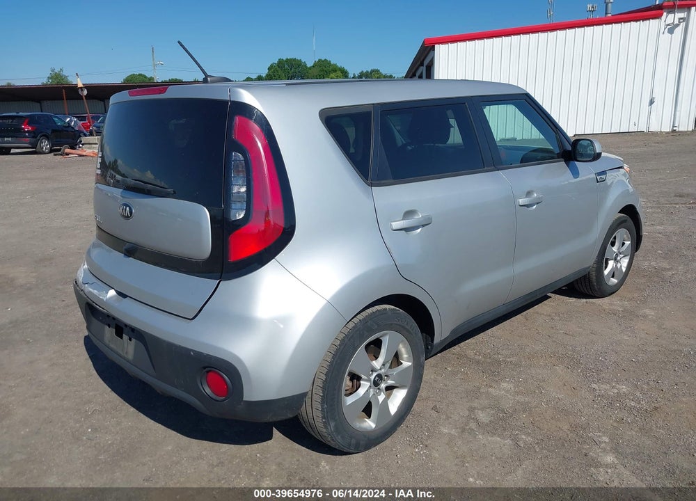 2018 KIA SOUL VIN: KNDJN2A26J7589372