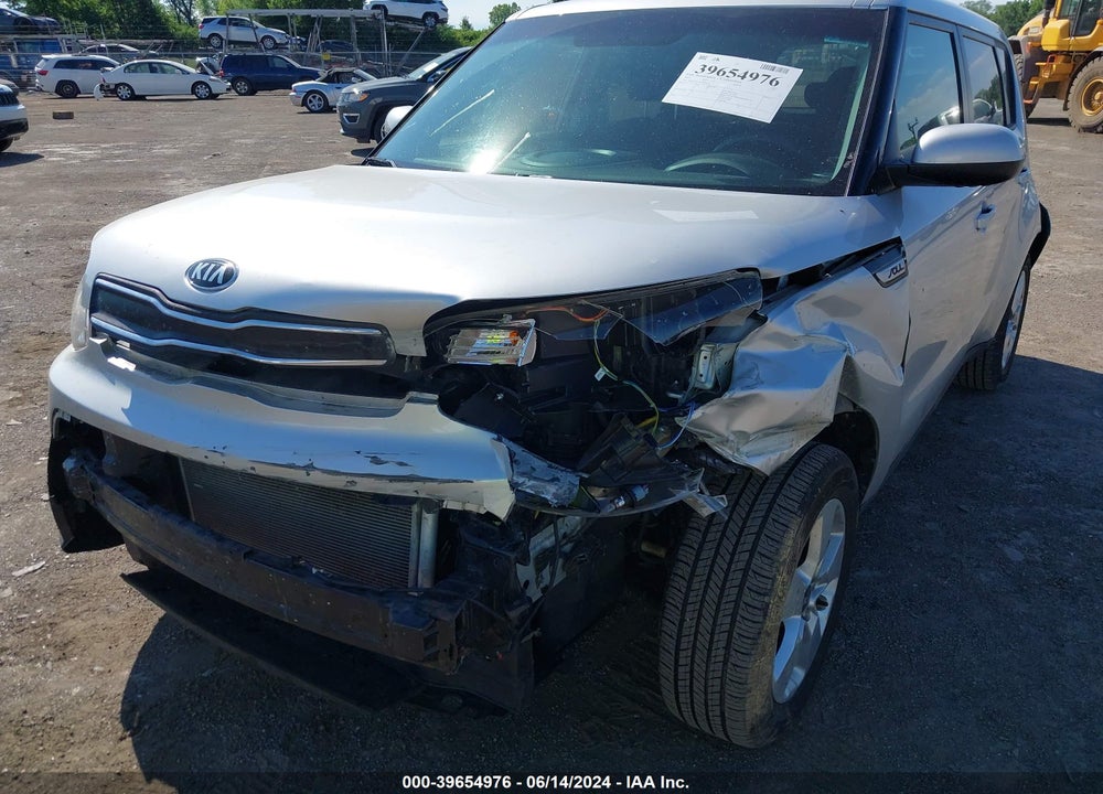 2018 KIA SOUL VIN: KNDJN2A26J7589372