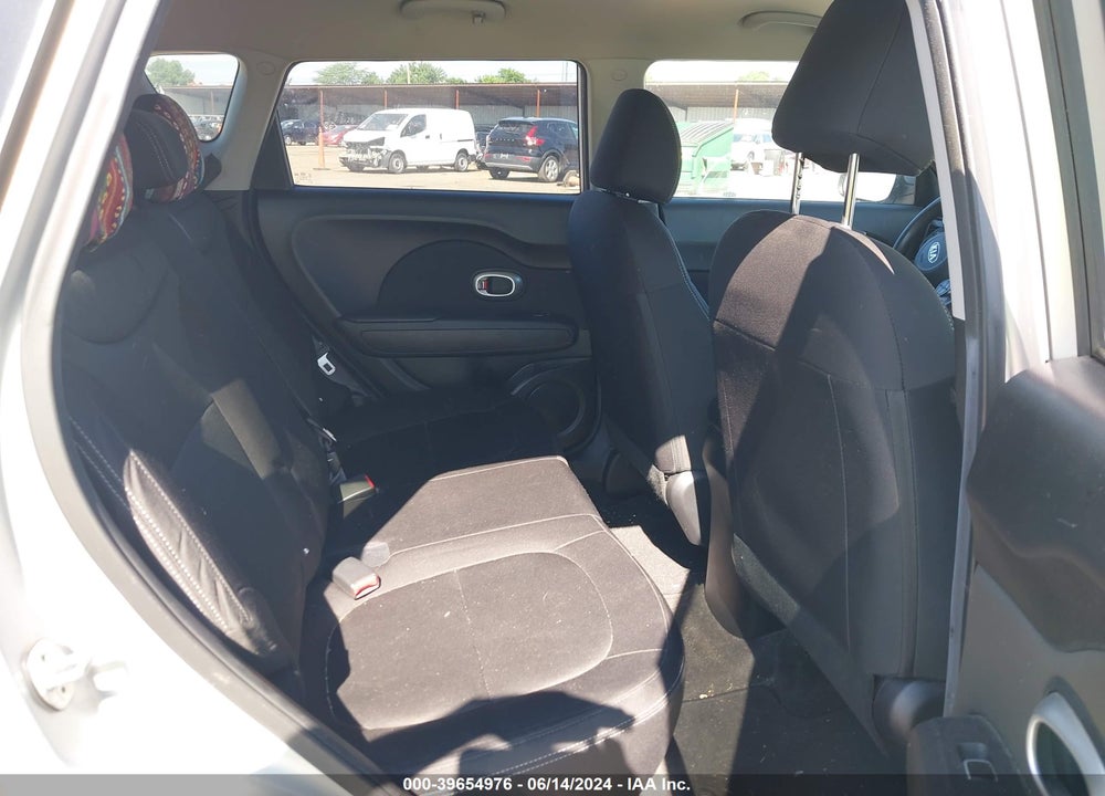 2018 KIA SOUL VIN: KNDJN2A26J7589372