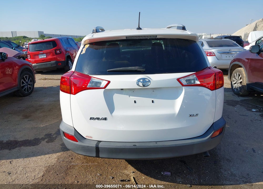 2015 TOYOTA RAV4 XLE VIN: 2T3WFREV4FW219758