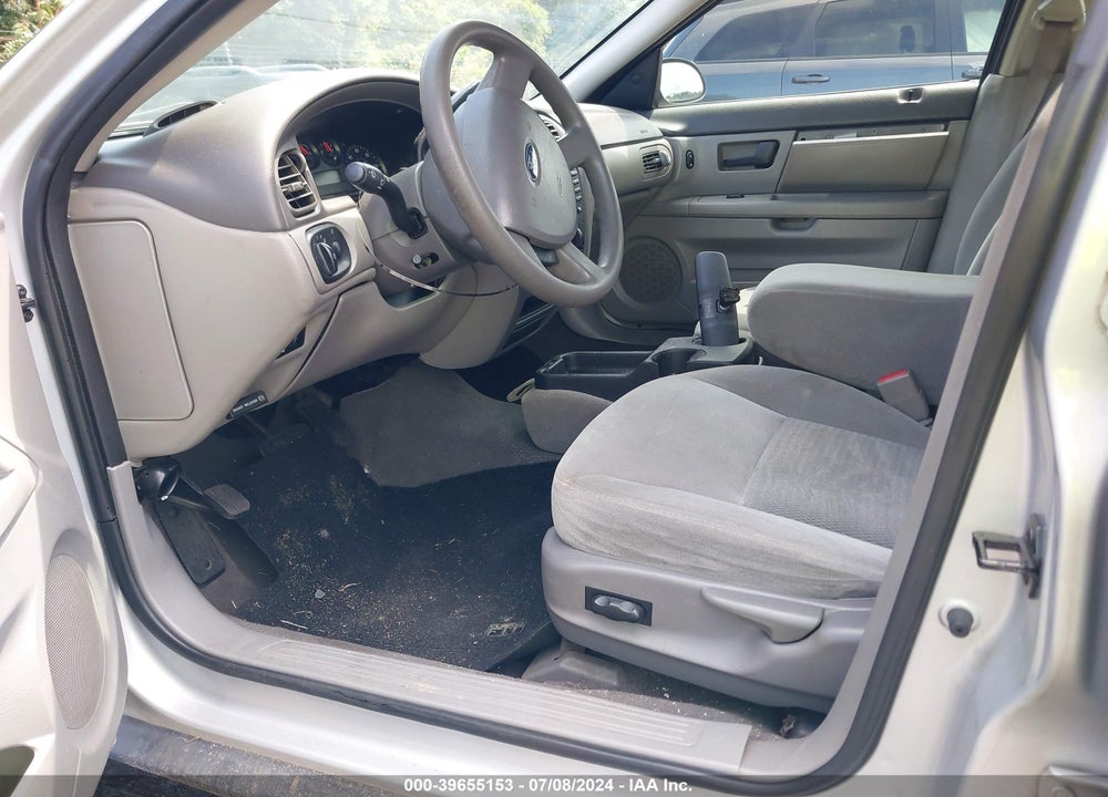 2005 FORD TAURUS SE VIN: 1FAFP53UX5A290353