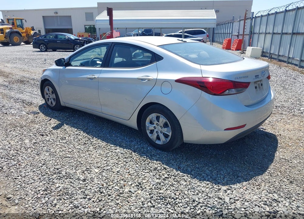 2016 HYUNDAI ELANTRA SE VIN: 5NPDH4AE2GH772914