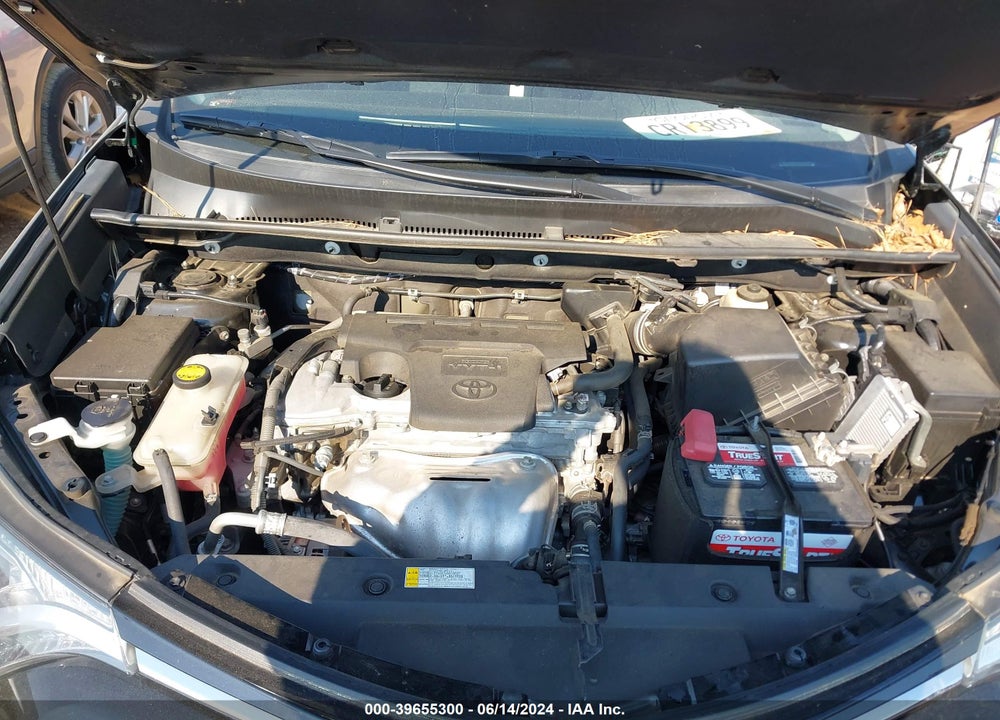 2018 TOYOTA RAV4 XLE VIN: 2T3WFREV4JW426482