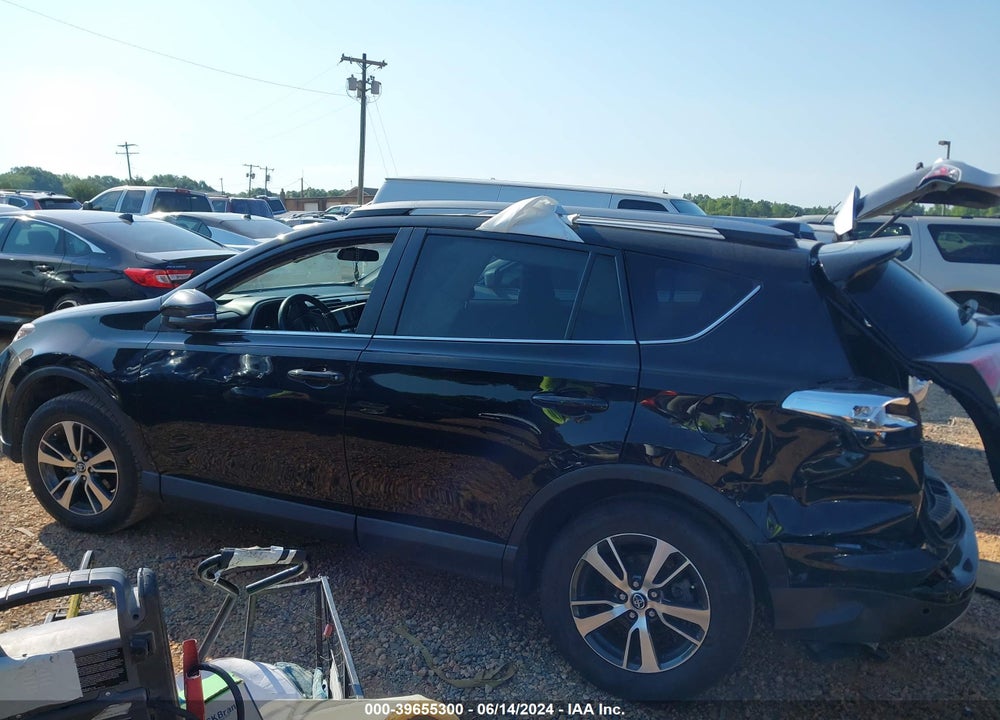 2018 TOYOTA RAV4 XLE VIN: 2T3WFREV4JW426482