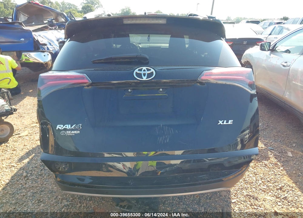 2018 TOYOTA RAV4 XLE VIN: 2T3WFREV4JW426482