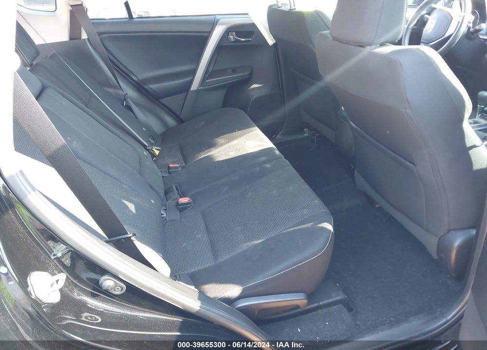 2018 TOYOTA RAV4 XLE VIN: 2T3WFREV4JW426482