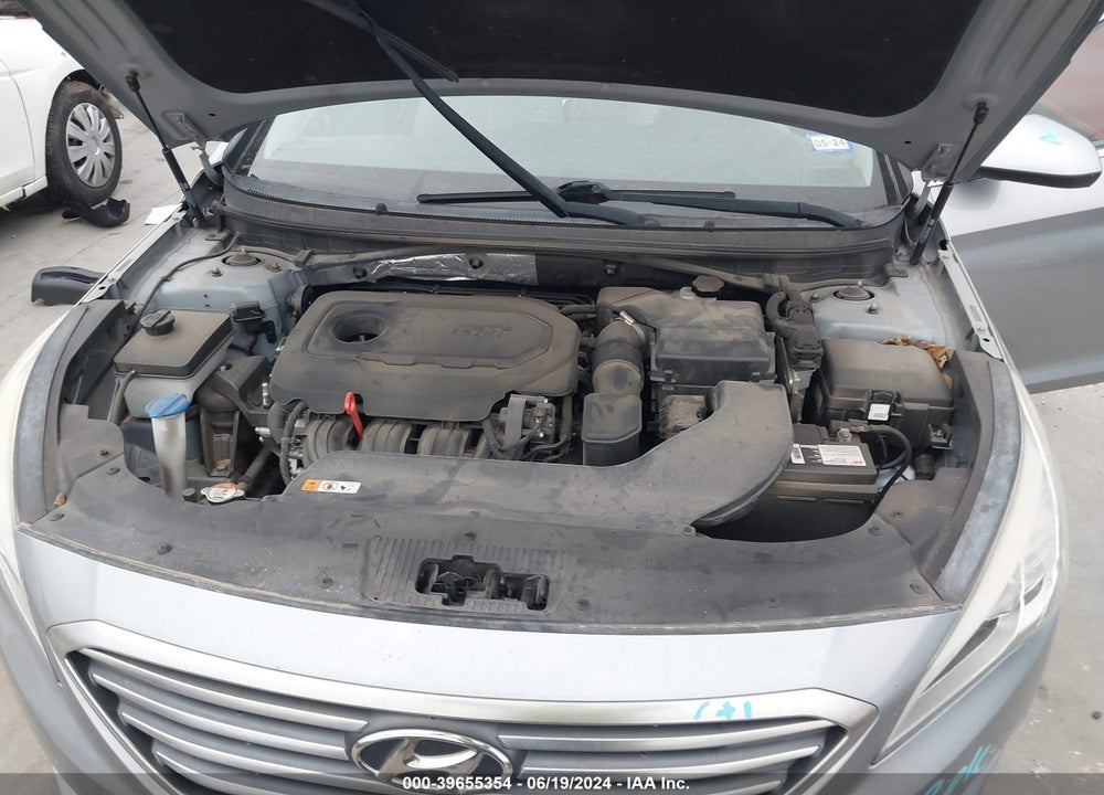2015 HYUNDAI SONATA SE VIN: 5NPE24AF9FH083756