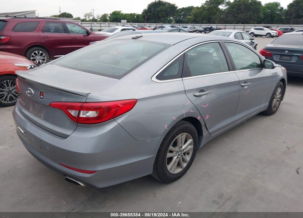 2015 HYUNDAI SONATA SE VIN: 5NPE24AF9FH083756