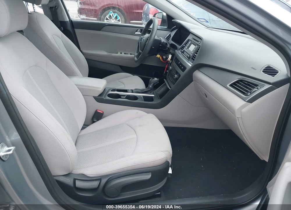 2015 HYUNDAI SONATA SE VIN: 5NPE24AF9FH083756