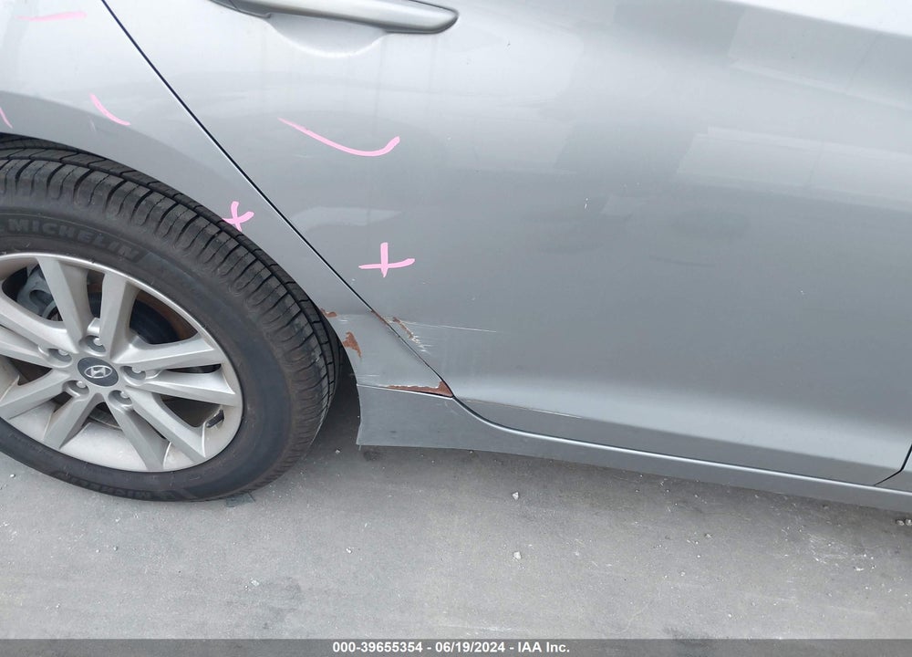 2015 HYUNDAI SONATA SE VIN: 5NPE24AF9FH083756