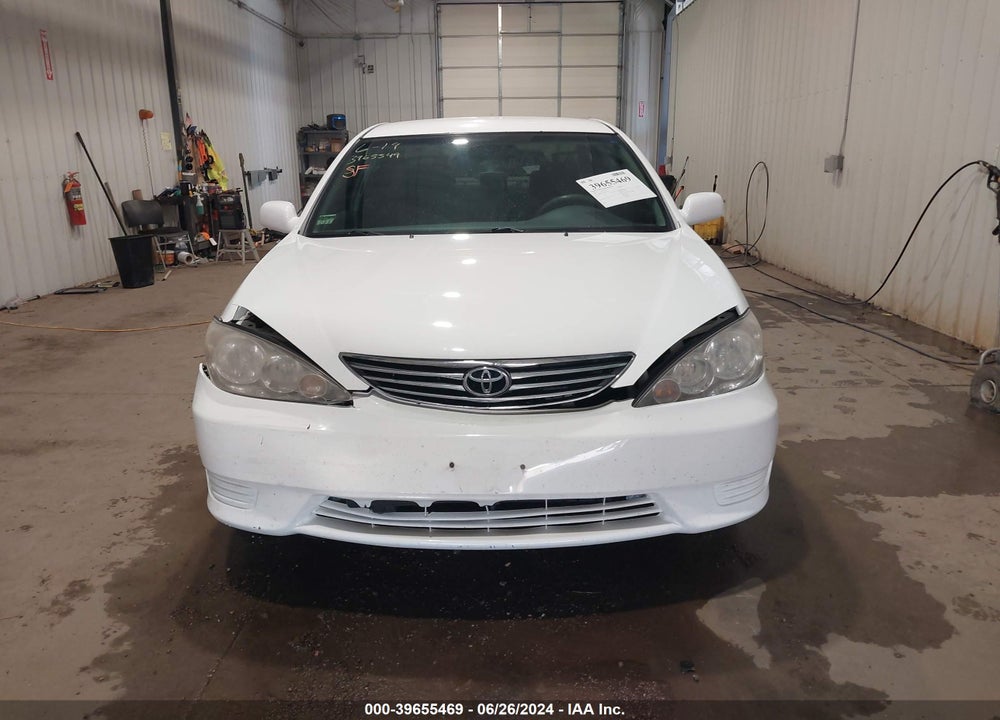 2005 TOYOTA CAMRY LE VIN: 4T1BE32K35U590572