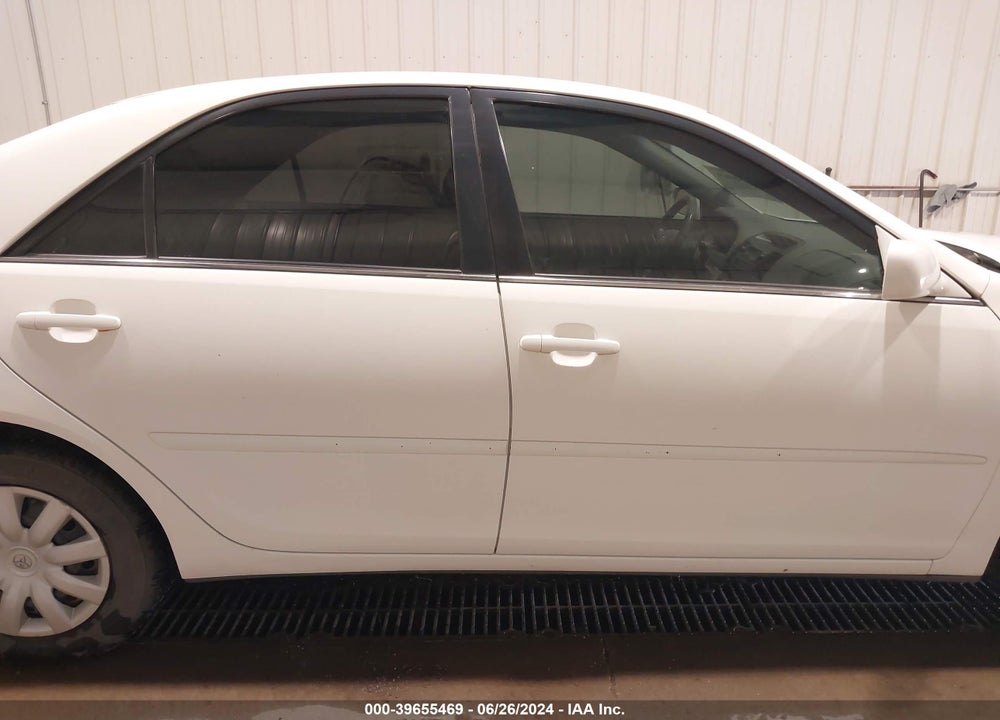 2005 TOYOTA CAMRY LE VIN: 4T1BE32K35U590572
