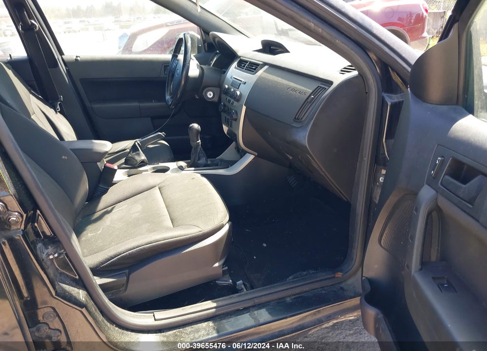 2011 FORD FOCUS SE VIN: 1FAHP3FN5BW106873