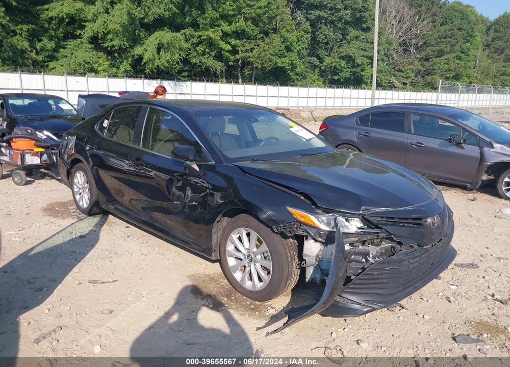 2018 TOYOTA CAMRY LE VIN: JTNB11HK8J3017898