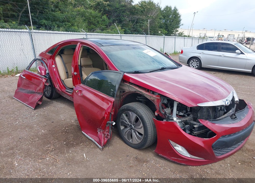 2015 HYUNDAI SONATA HYBRID LIMITED VIN: KMHEC4A44FA120050