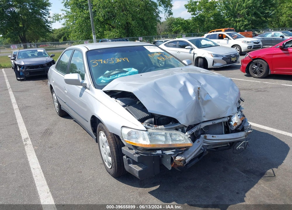 2000 HONDA ACCORD 2.3 LX VIN: 1HGCG6653YA133342
