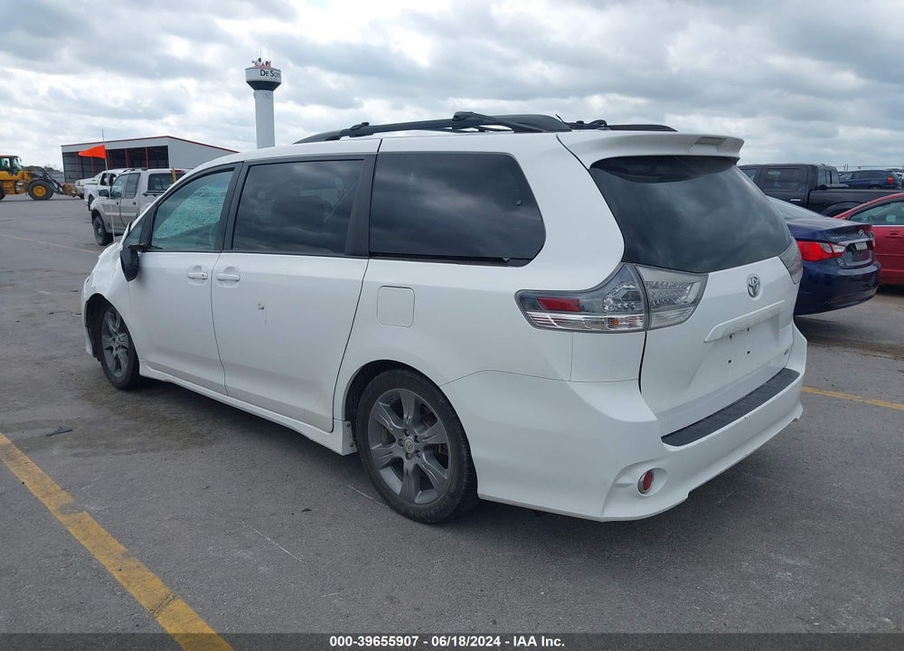 2011 TOYOTA SIENNA SE VIN: 5TDXK3DC1BS061923